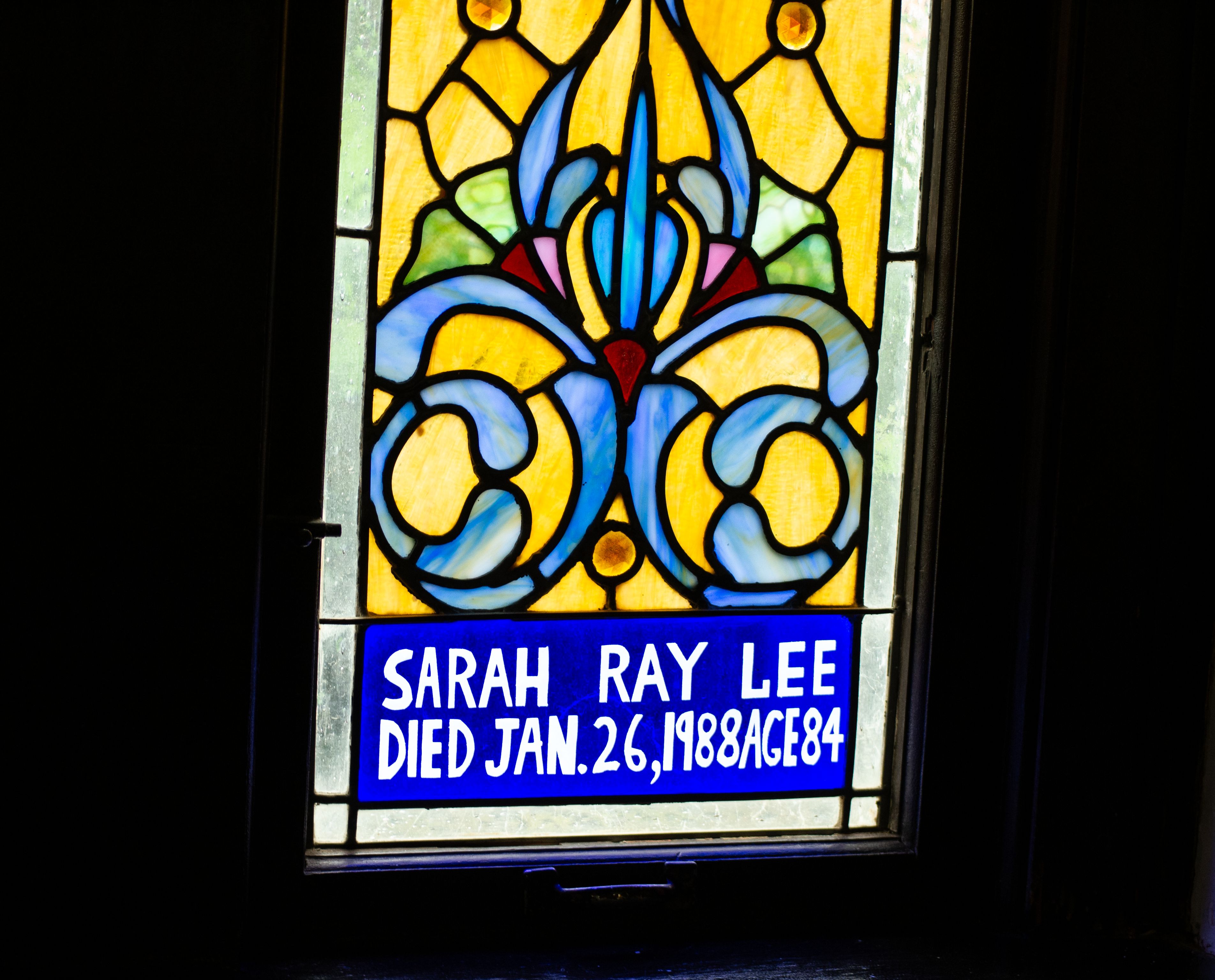 Geometric Dedication: Oscie Ola Lee Sr., and Sarah Ray Lee — view 2