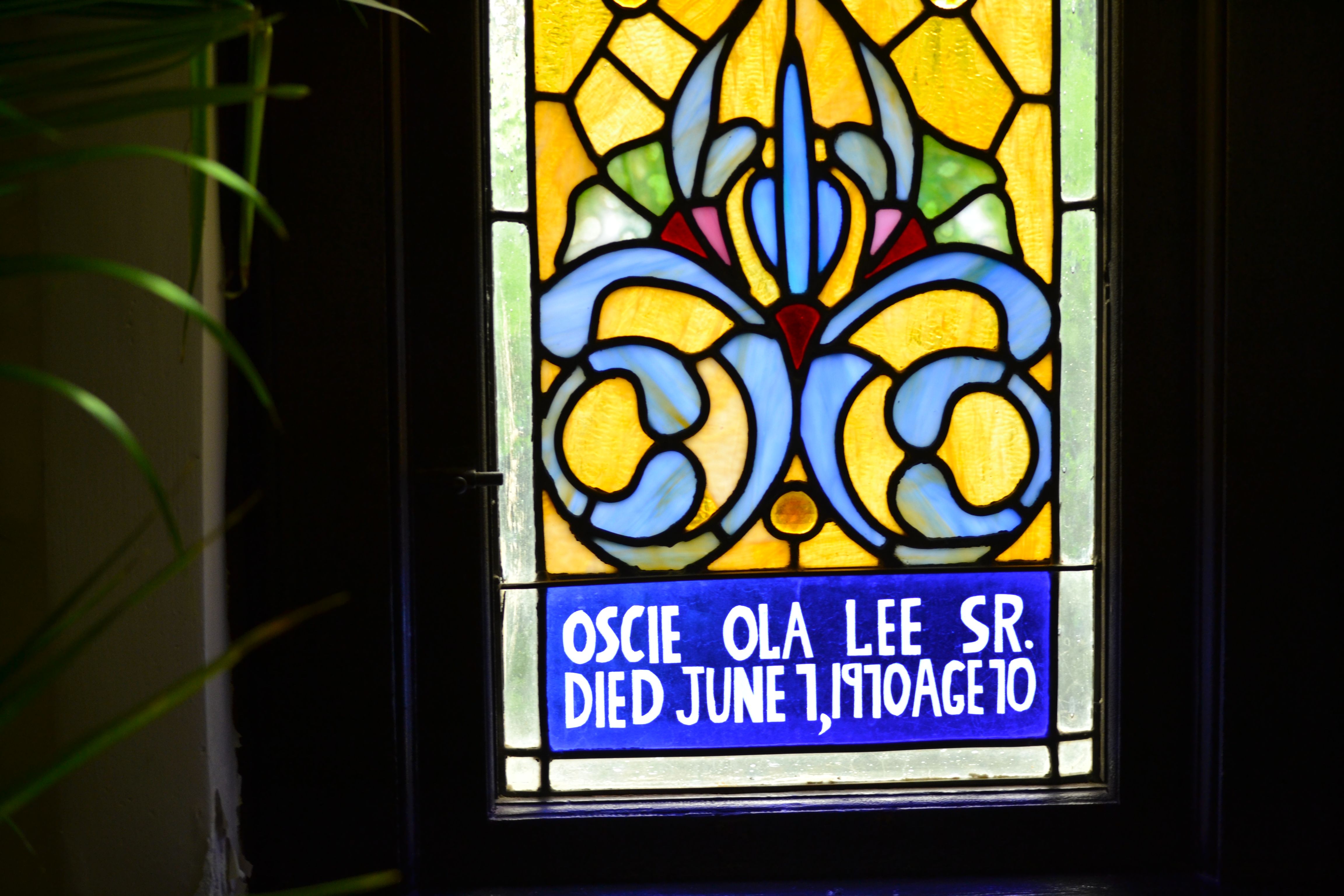 Geometric Dedication: Oscie Ola Lee Sr., and Sarah Ray Lee — view 3