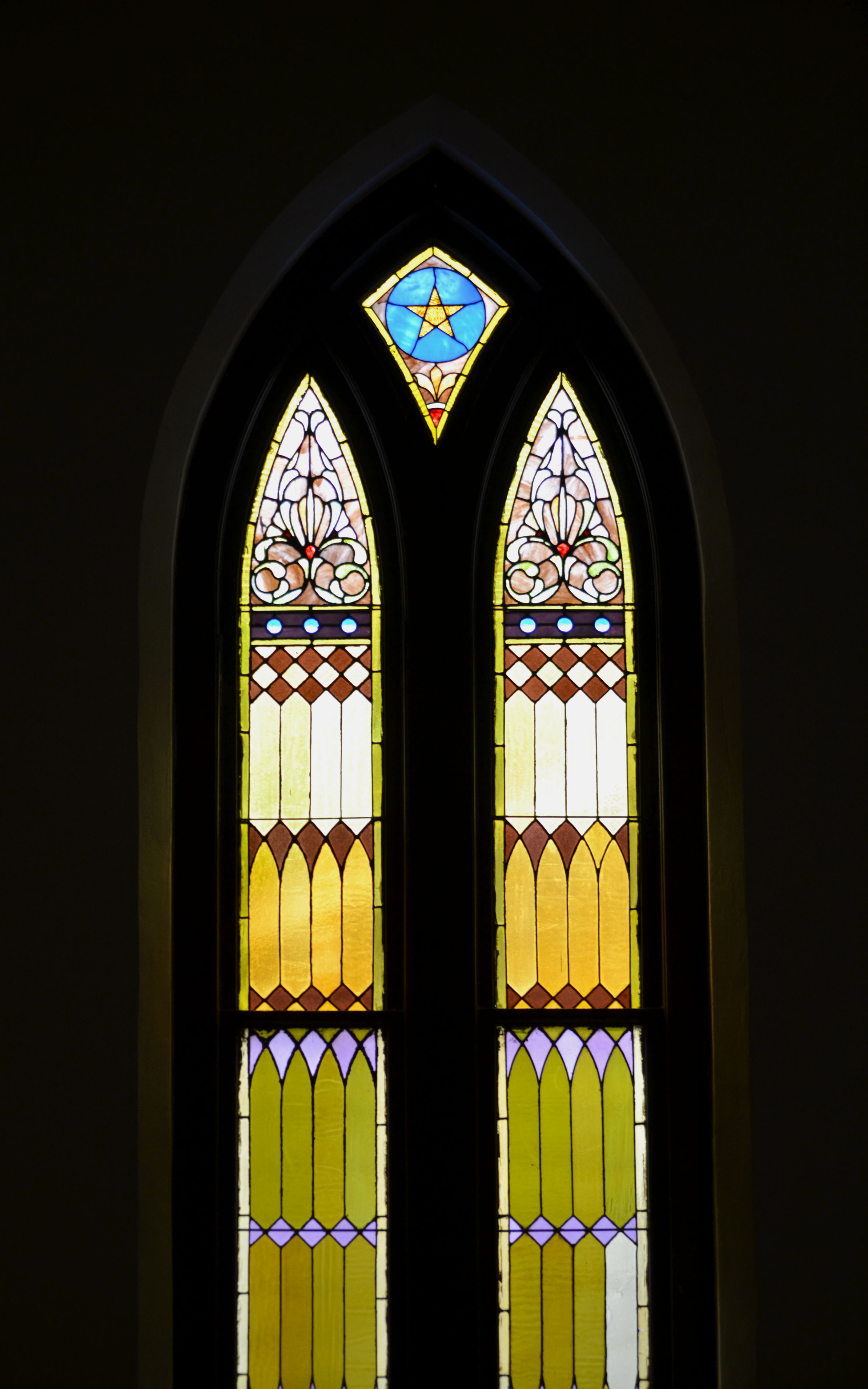 Geometric Dedication: Mrs. N.A. Roach, and Benjamin Roach — view 2